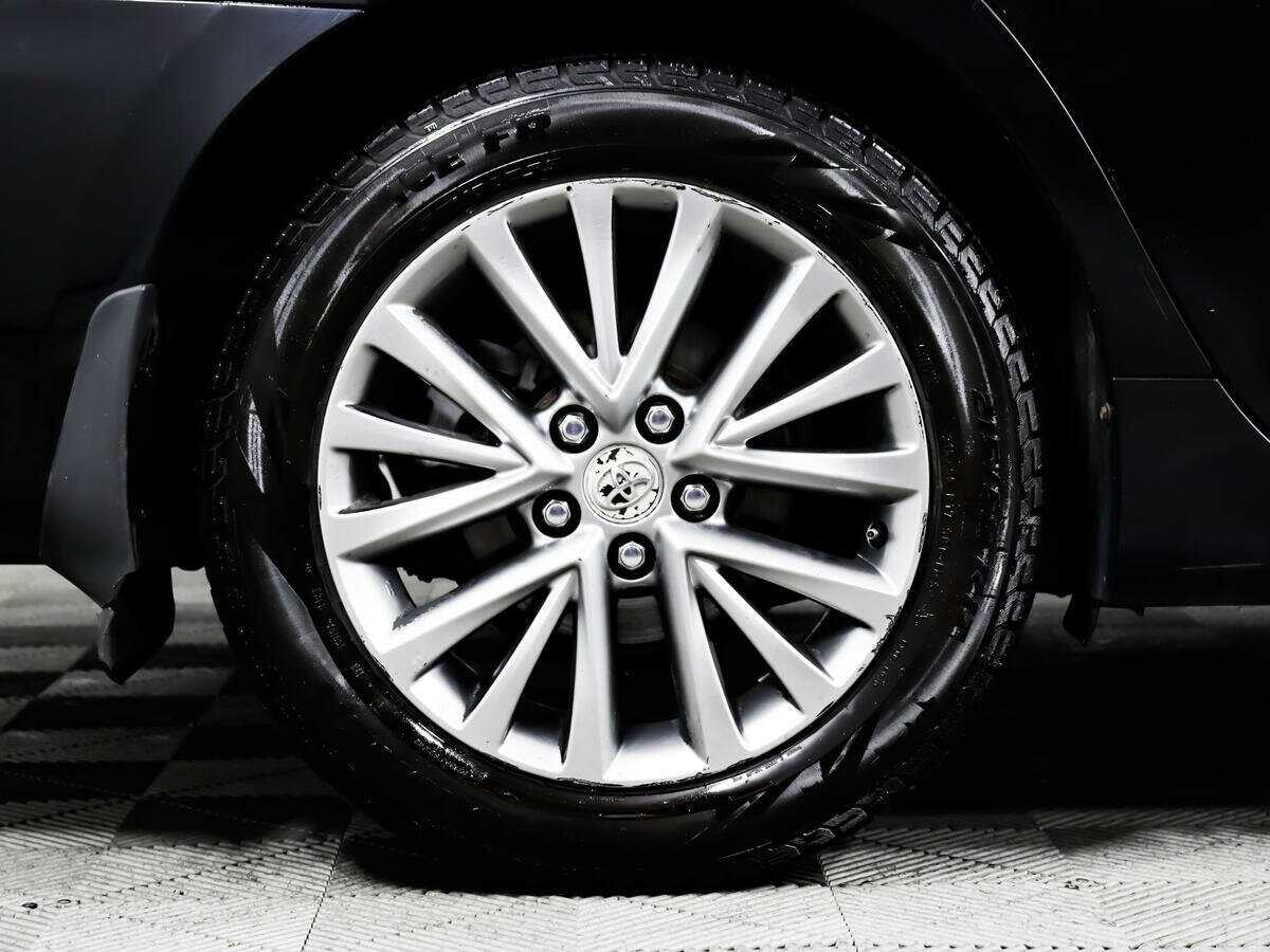 Б/У Тойота Камри 2015 года. Фото: #13