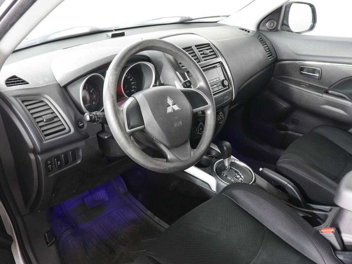 Б/У Митсубиши АС-Икс 2013 года. Фото: #8