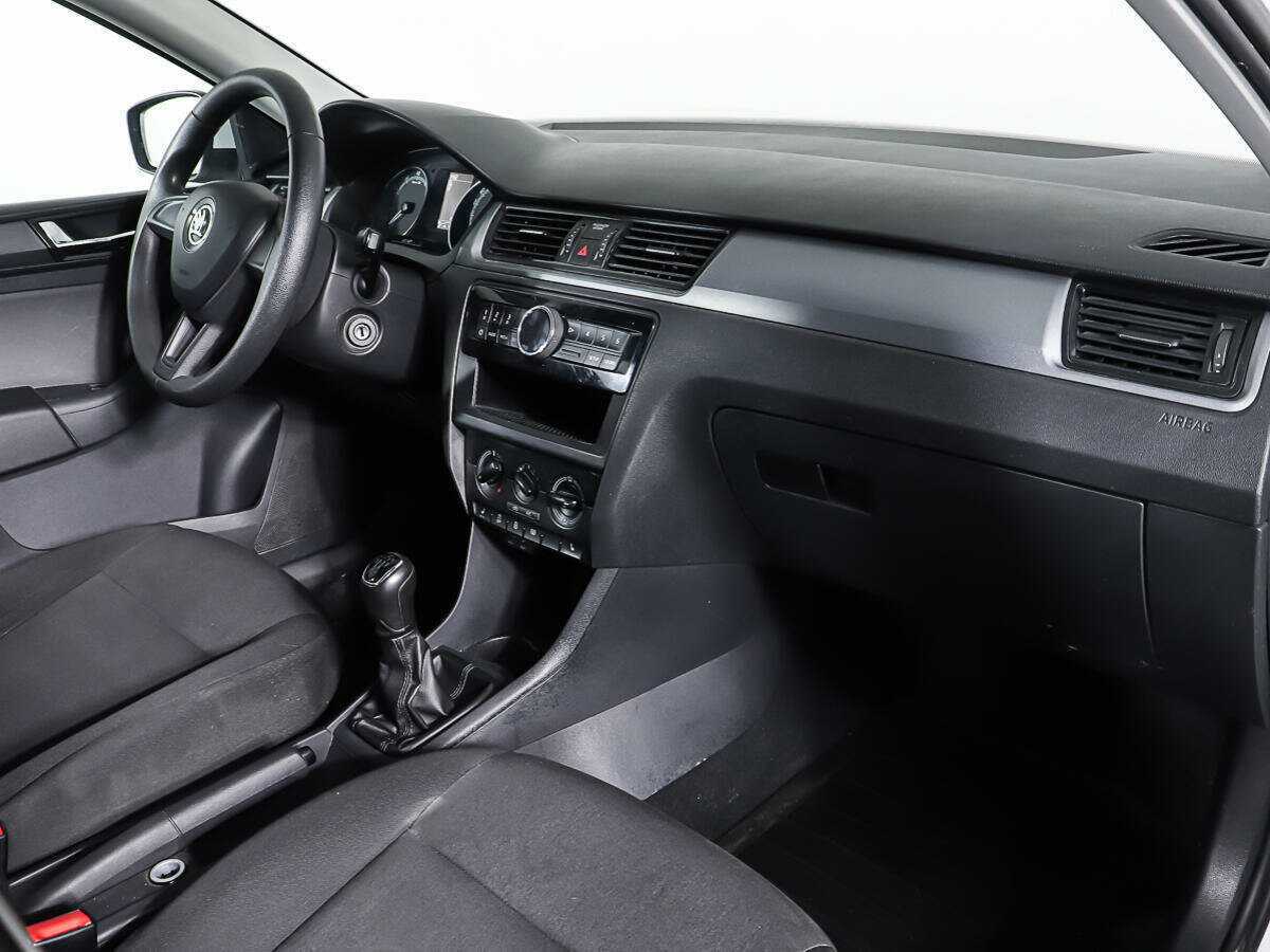 Б/У Шкода Рапид 2017 года. Фото: #8