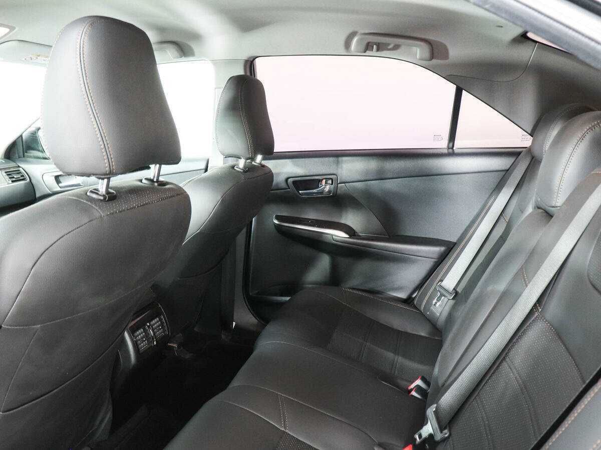 Б/У Тойота Камри 2016 года. Фото: #7