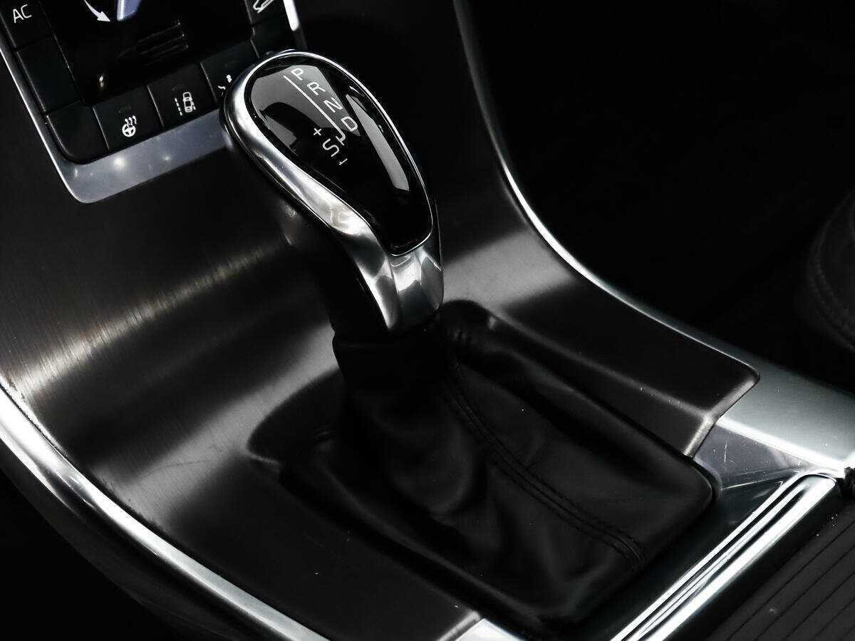 Б/У Вольво ИксЦ60 2013 года. Фото: #11