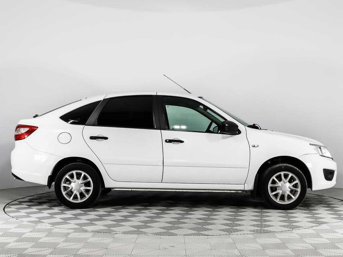 Б/У Лада (ВАЗ) Гранта 2017 года. Фото: #3