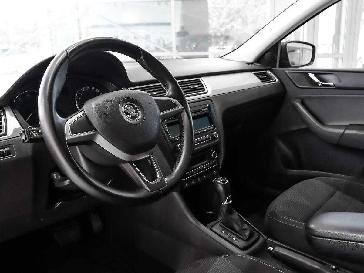 Б/У Шкода Рапид 2014 года. Фото: #8