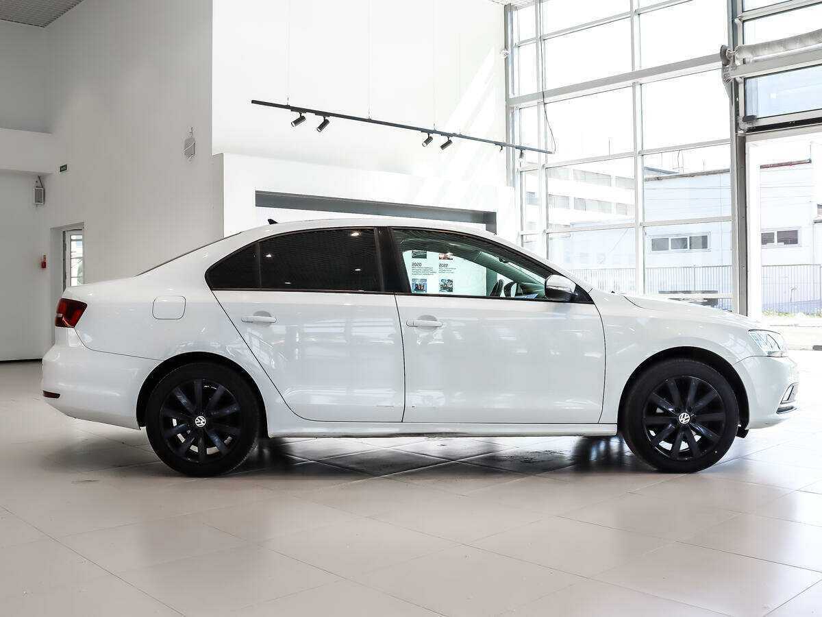 Б/У Фольксваген Джетта 2017 года. Фото: #3