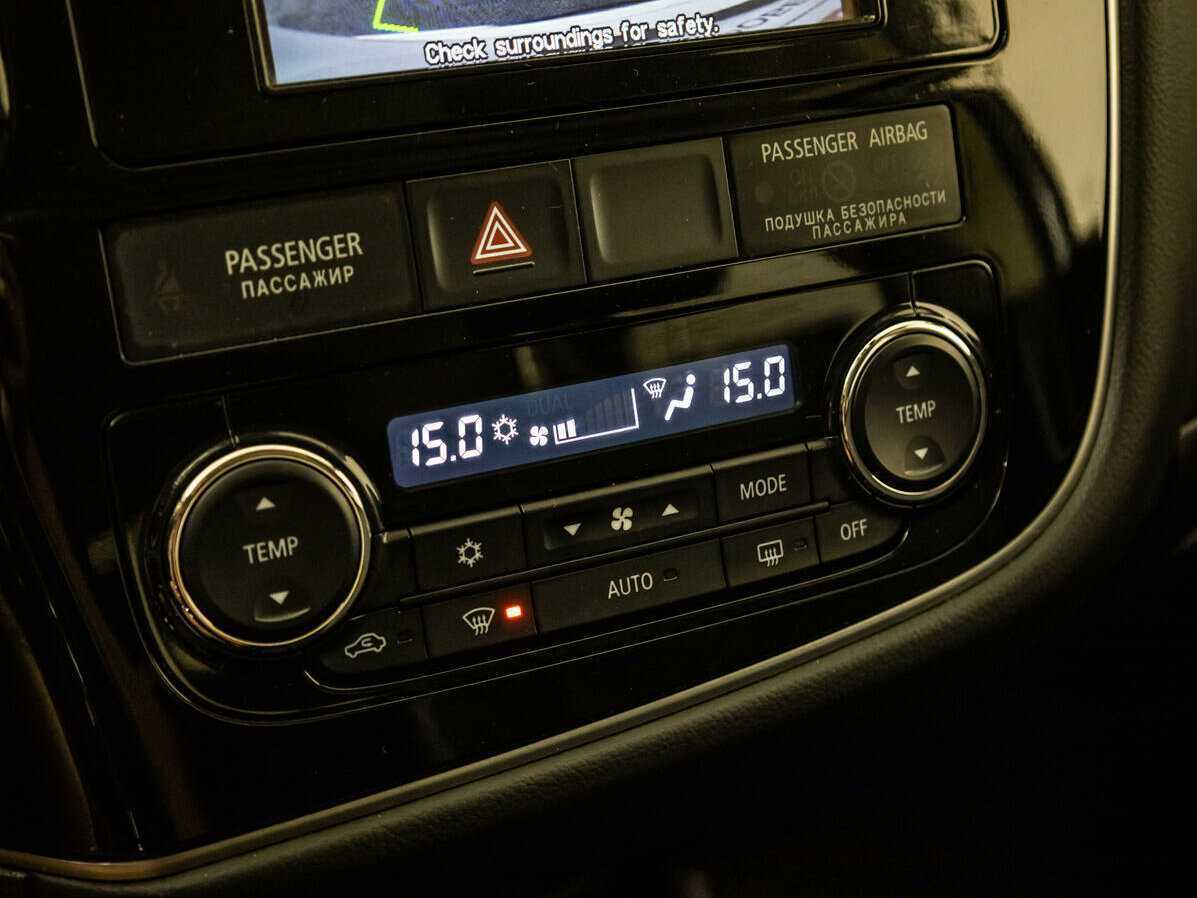 Б/У Митсубиши Оутлэндер 2014 года. Фото: #16