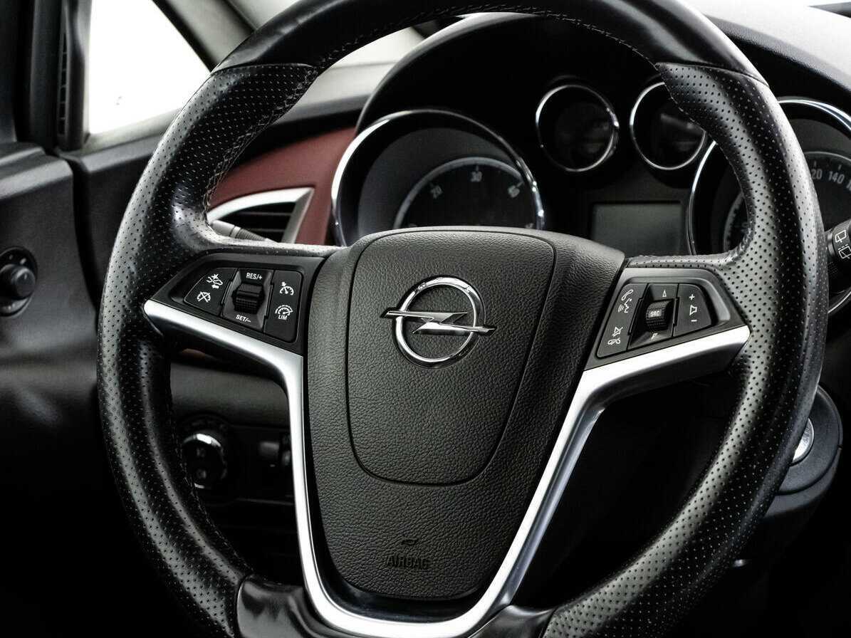 Б/У Опель Астра 2013 года. Фото: #16