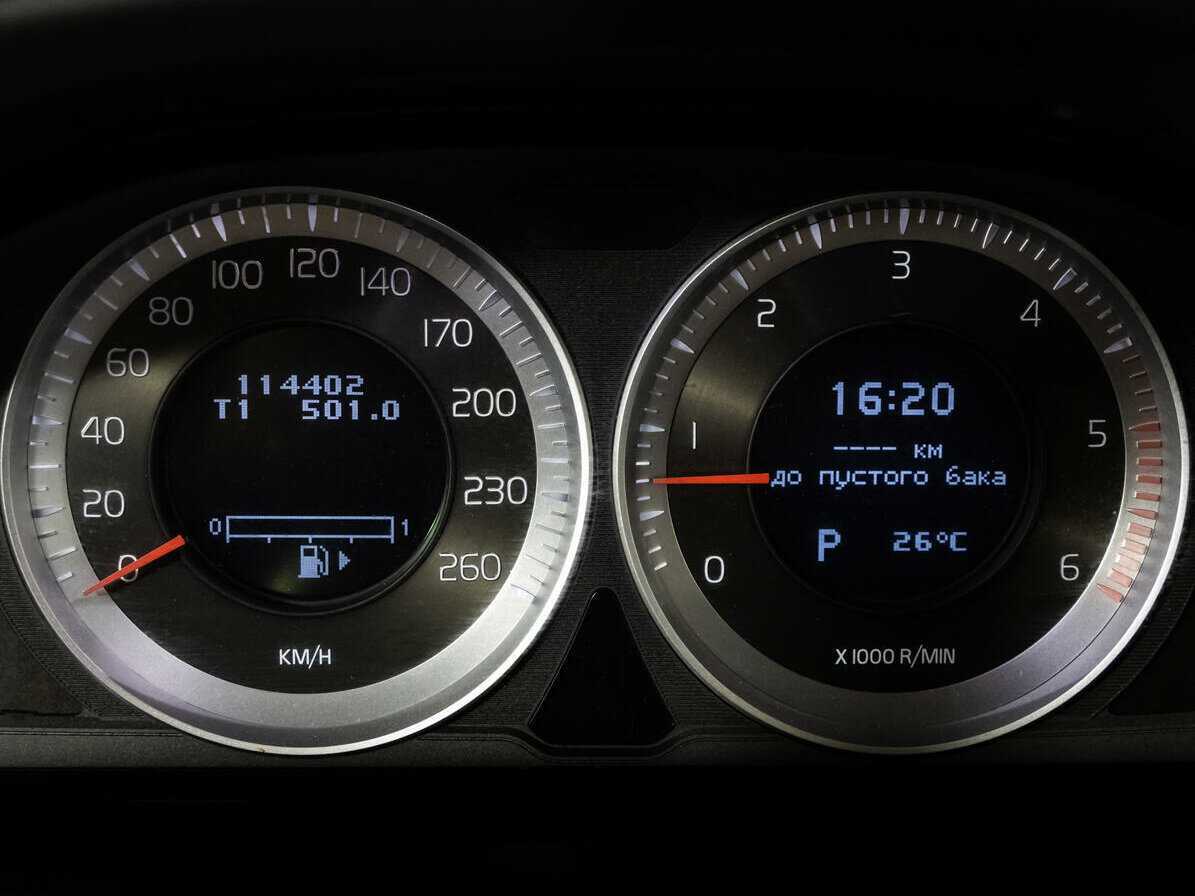 Б/У Вольво ИксЦ60 2013 года. Фото: #18