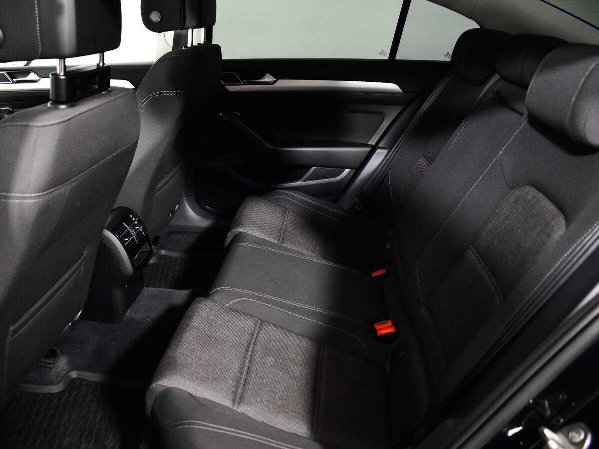 Б/У Фольксваген Пассат 2016 года. Фото: #5