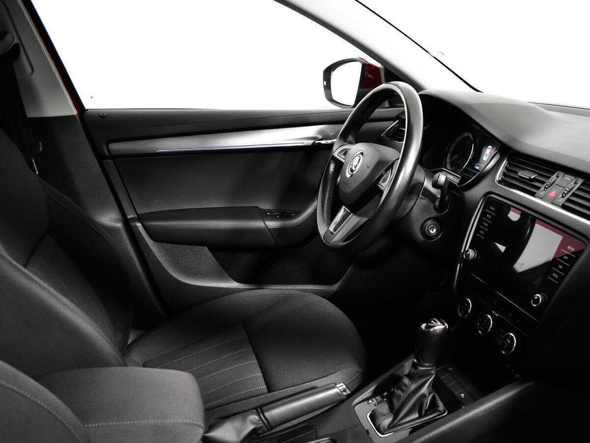 Б/У Шкода Октавия 2017 года. Фото: #8