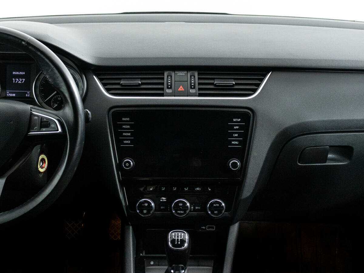 Б/У Шкода Октавия 2018 года. Фото: #13