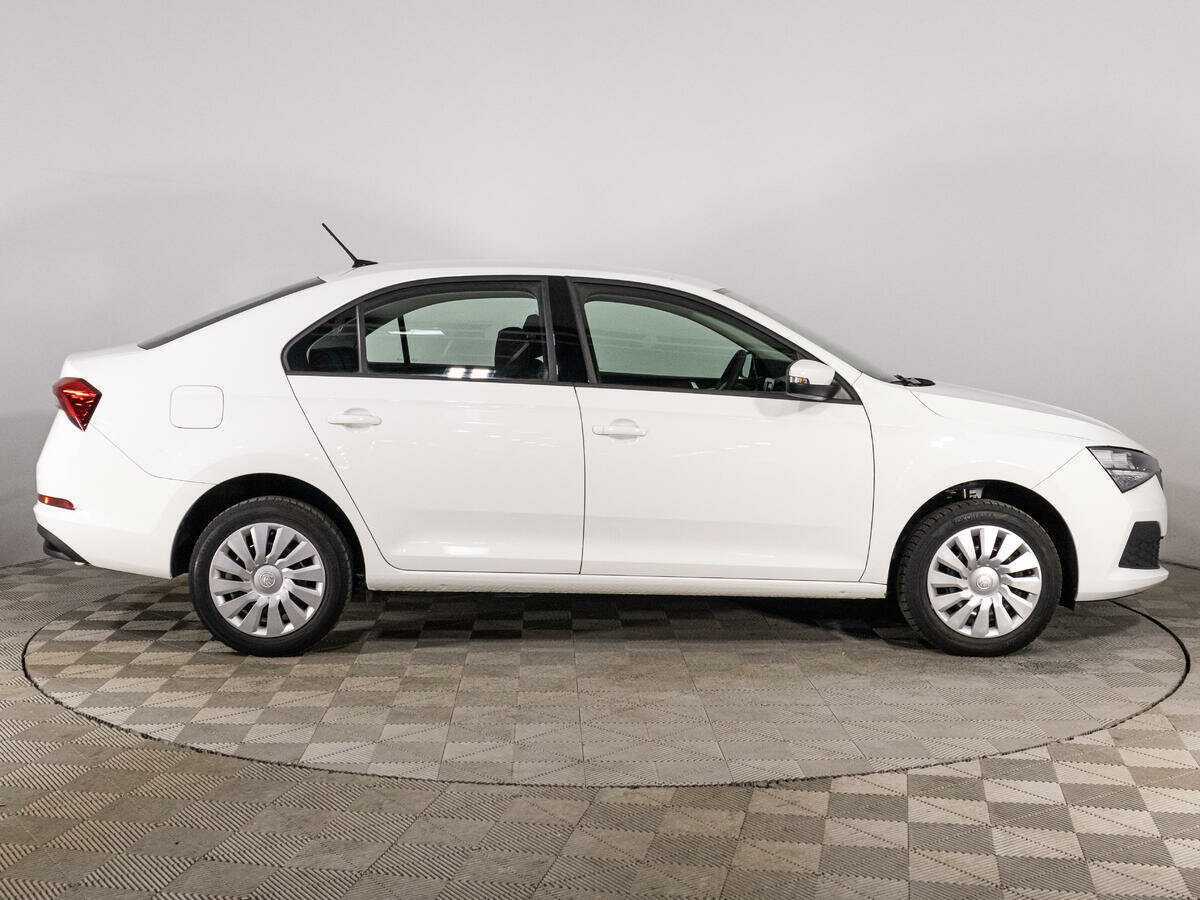 Б/У Шкода Рапид 2021 года. Фото: #3