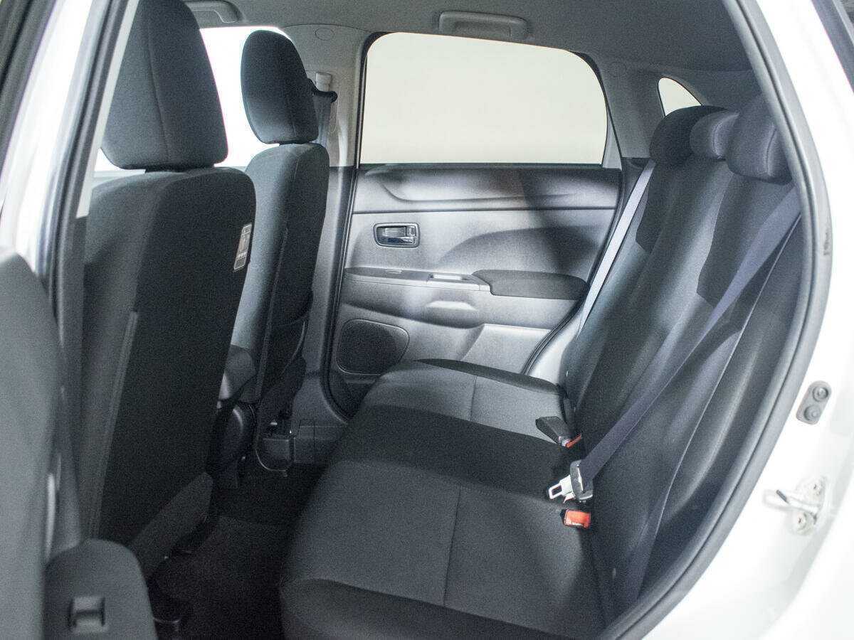 Б/У Митсубиши АС-Икс 2012 года. Фото: #8