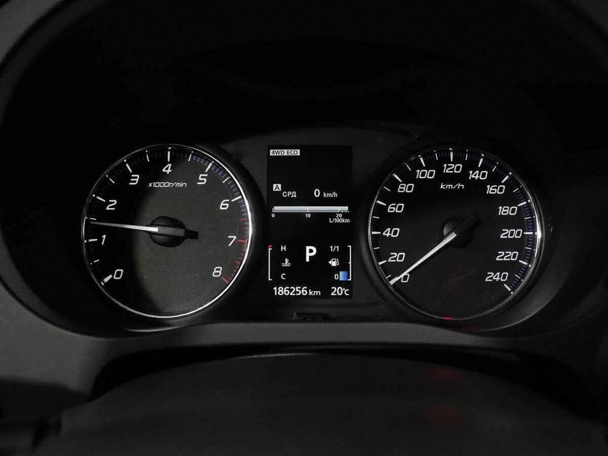 Б/У Митсубиши Оутлэндер 2013 года. Фото: #11