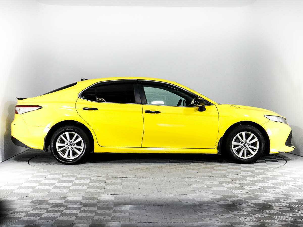 Б/У Тойота Камри 2021 года. Фото: #3