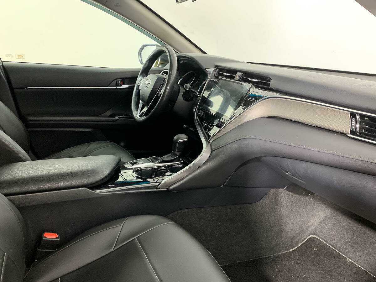 Б/У Тойота Камри 2021 года. Фото: #9