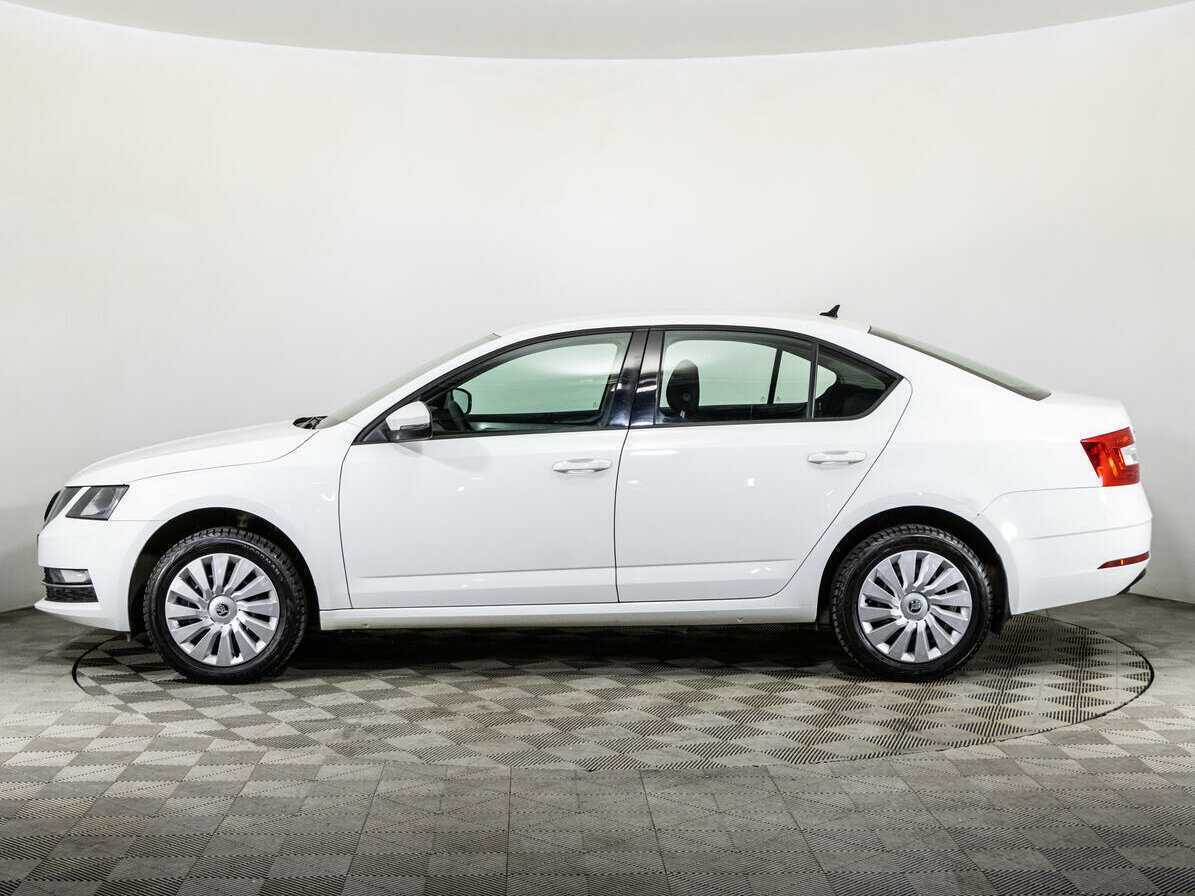 Б/У Шкода Октавия 2018 года. Фото: #7