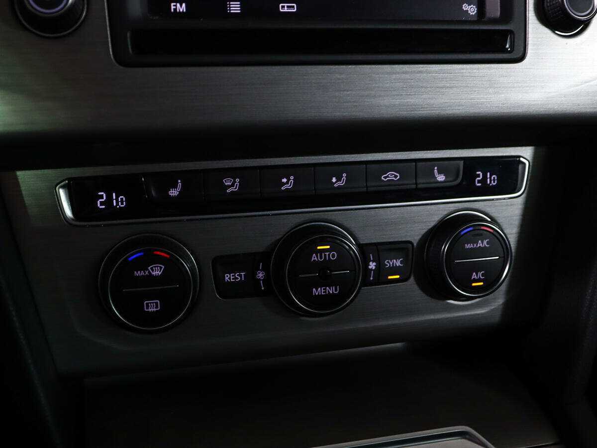 Б/У Фольксваген Пассат 2016 года. Фото: #13