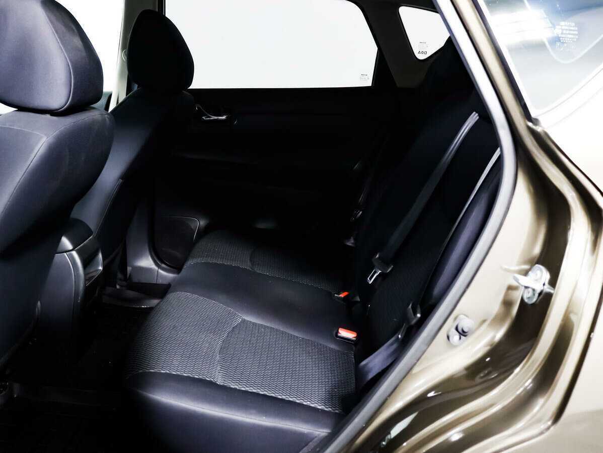 Б/У Ниссан Тиида 2015 года. Фото: #9