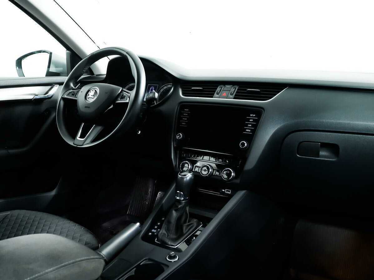 Б/У Шкода Октавия 2018 года. Фото: #8