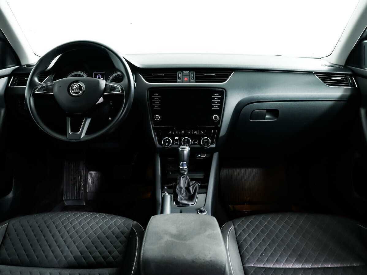 Б/У Шкода Октавия 2018 года. Фото: #10