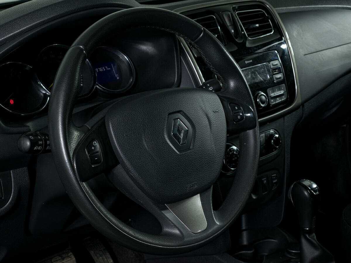 Б/У Рено Сандеро 2017 года. Фото: #13