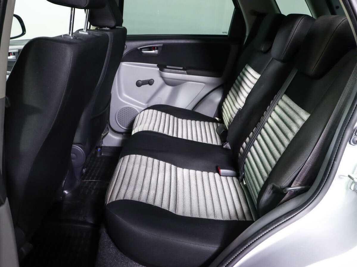 Б/У Сузуки С-Икс4 2014 года. Фото: #9