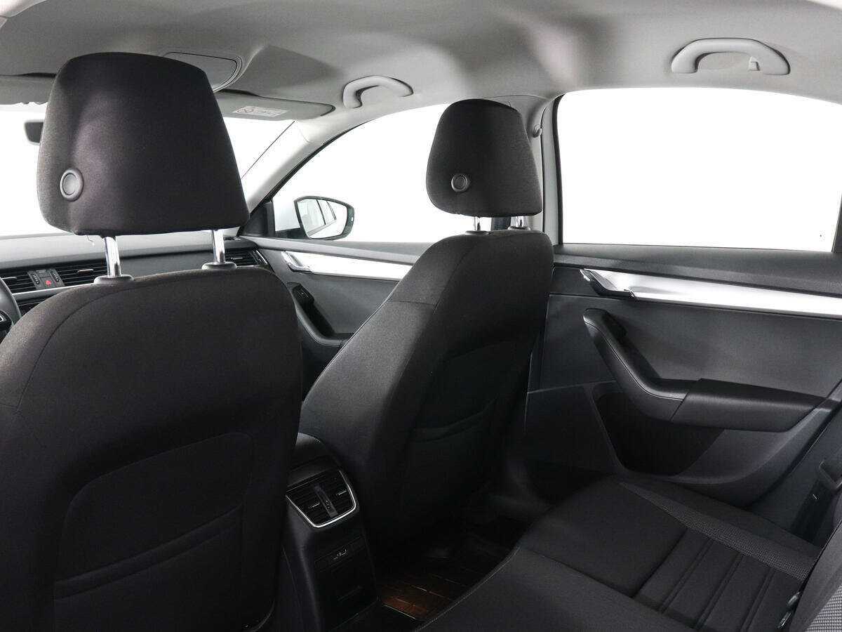 Б/У Шкода Октавия 2019 года. Фото: #11