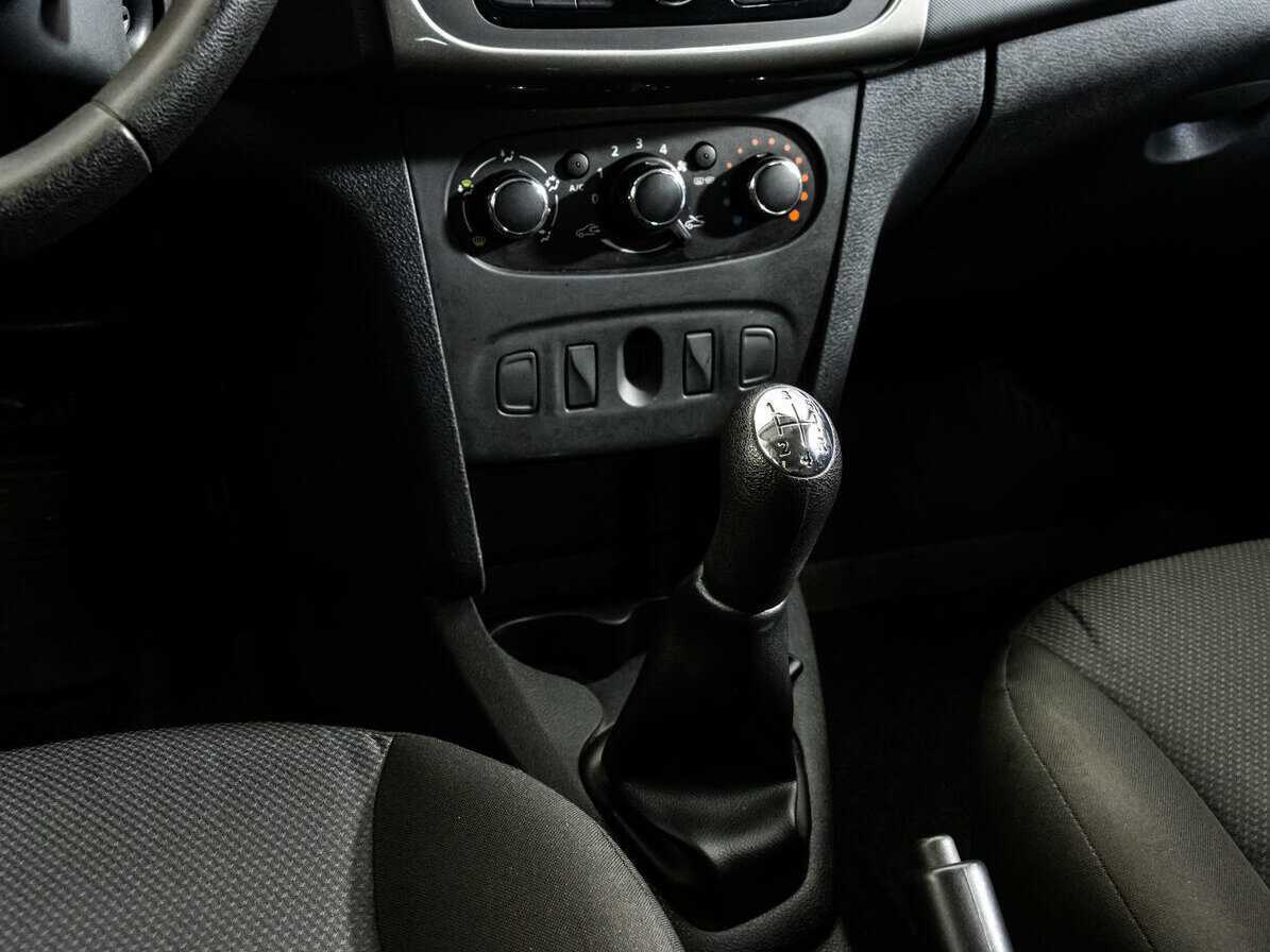 Б/У Рено Логан 2019 года. Фото: #11