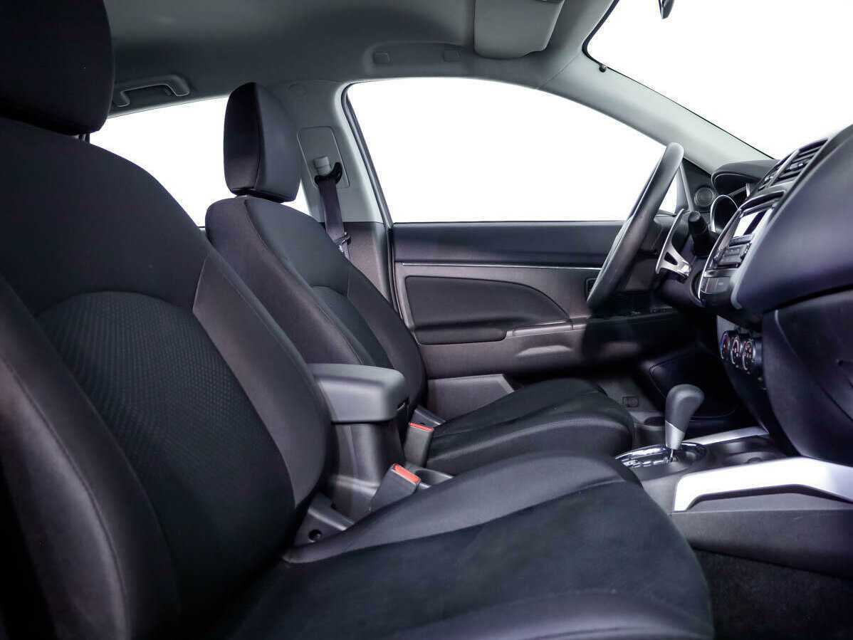 Б/У Митсубиши АС-Икс 2013 года. Фото: #10