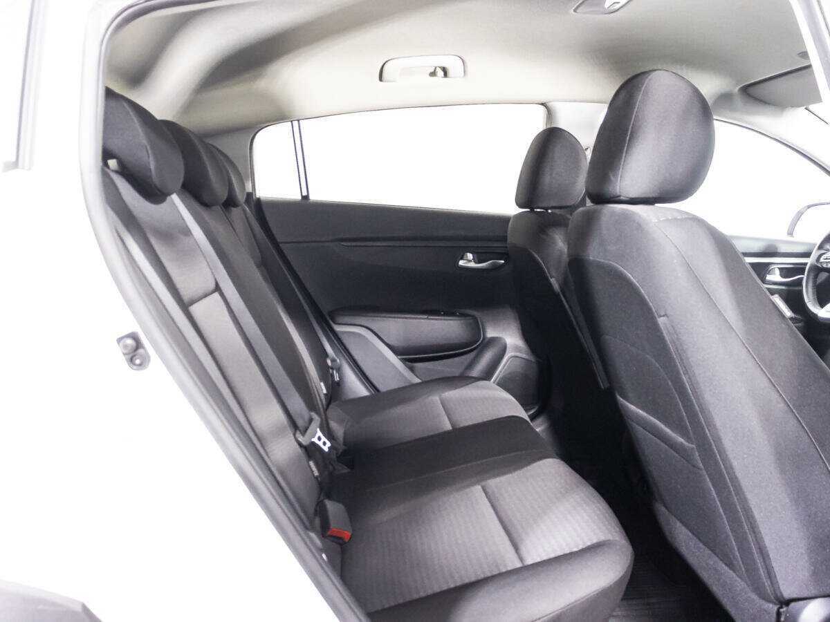 Б/У Киа Рио 2021 года. Фото: #21