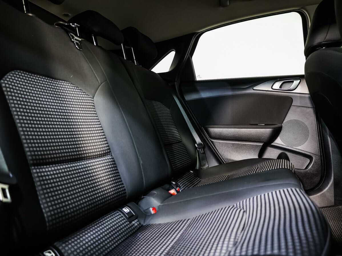 Б/У Киа Сид 2018 года. Фото: #11