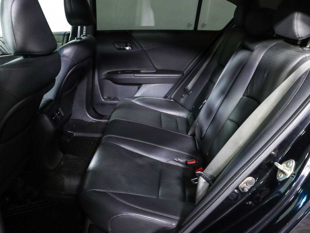 Б/У Хонда Аккорд 2013 года. Фото: #7