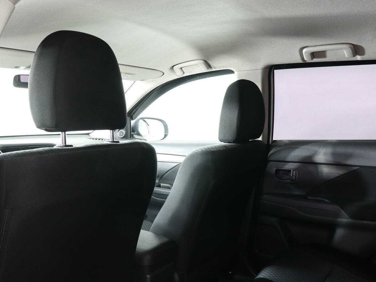 Б/У Митсубиши Оутлэндер 2014 года. Фото: #11