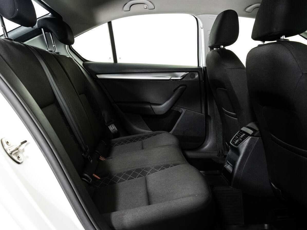 Б/У Шкода Октавия 2019 года. Фото: #12