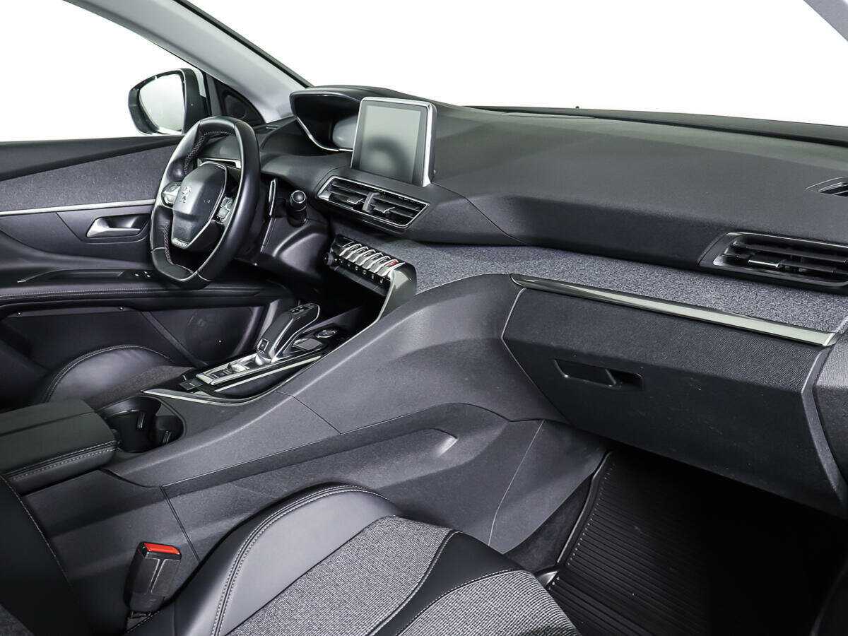 Б/У Пежо 3008 2017 года. Фото: #8