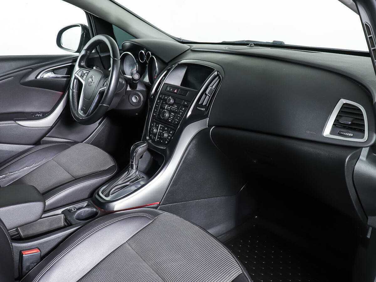 Б/У Опель Астра 2013 года. Фото: #7