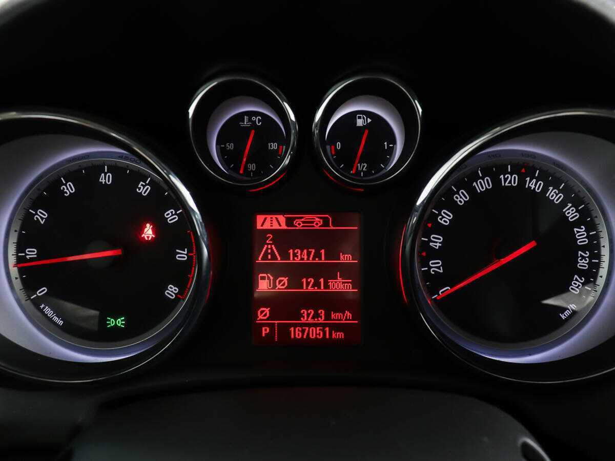 Б/У Опель Астра 2013 года. Фото: #12