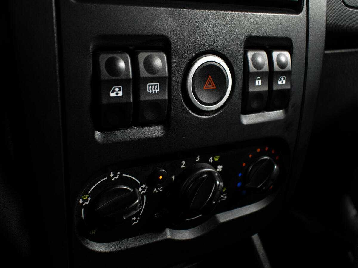 Б/У Лада (ВАЗ) Ларгус 2015 года. Фото: #11