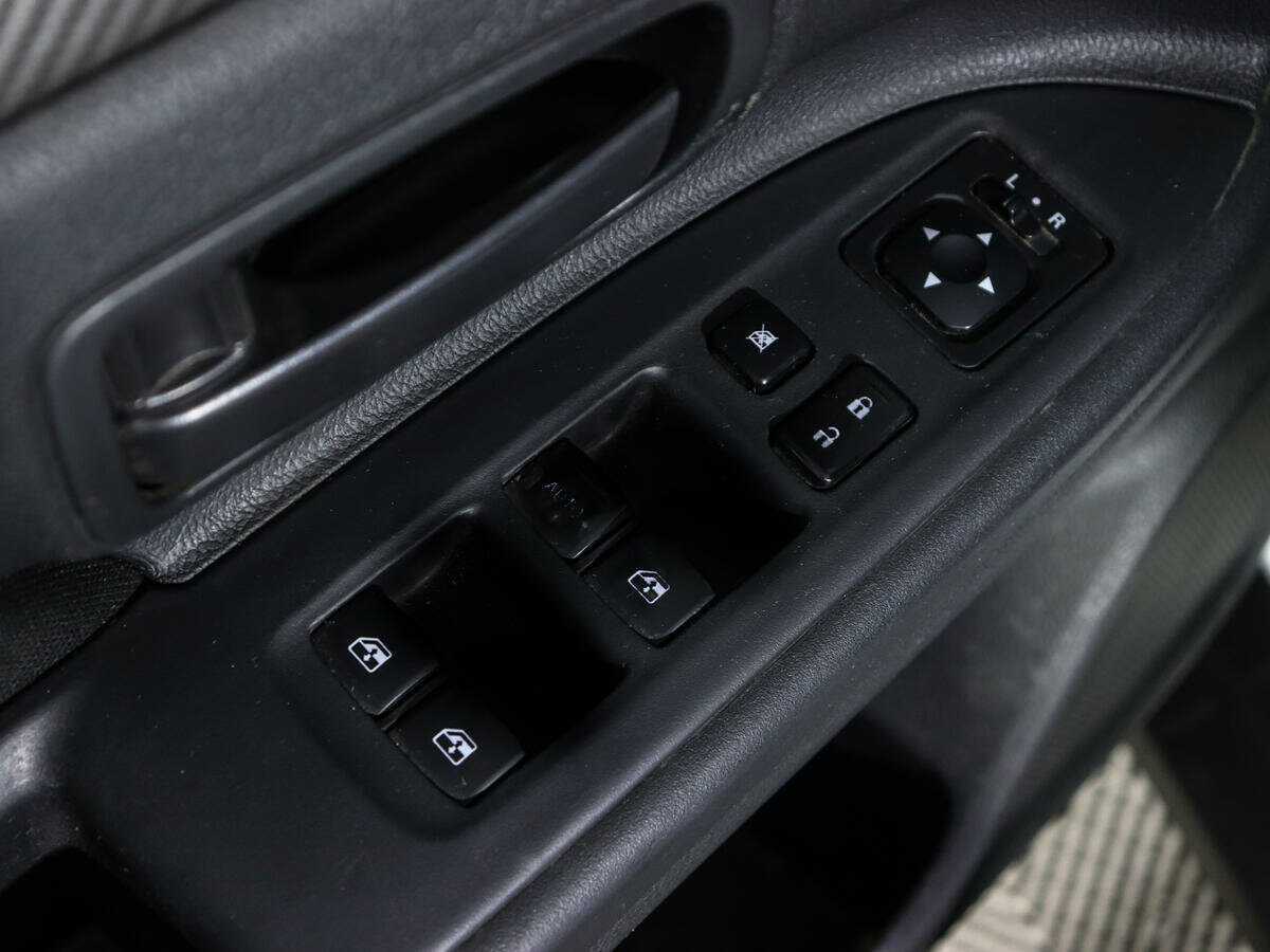 Б/У Митсубиши Оутлэндер 2018 года. Фото: #12