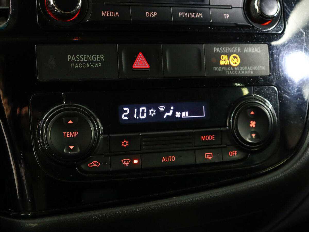 Б/У Митсубиши Оутлэндер 2018 года. Фото: #13