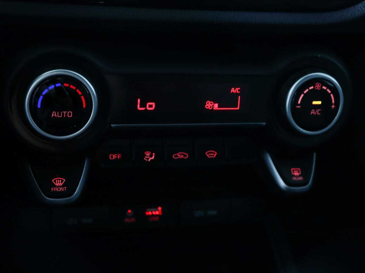 Б/У Киа Рио 2017 года. Фото: #11