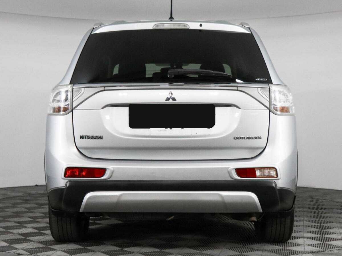 Б/У Митсубиши Оутлэндер 2014 года. Фото: #5
