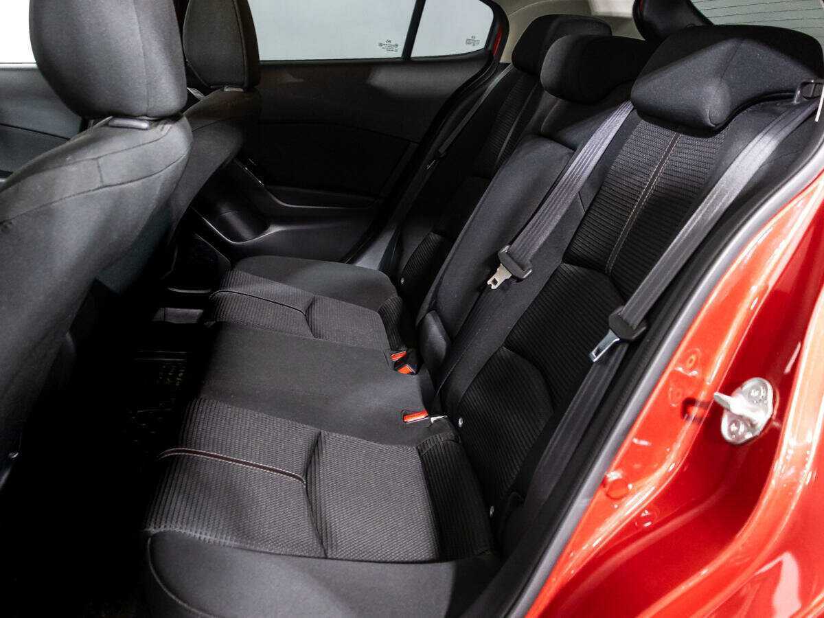 Б/У Мазда 3 2016 года. Фото: #9