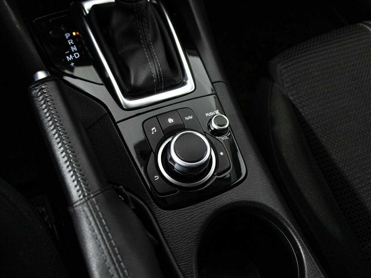 Б/У Мазда 3 2016 года. Фото: #16