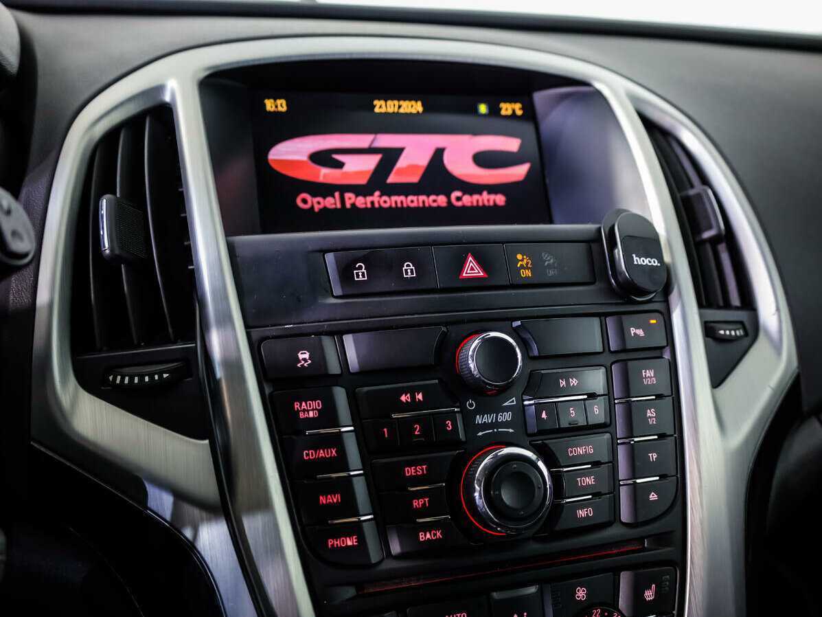 Б/У Опель Астра 2012 года. Фото: #12