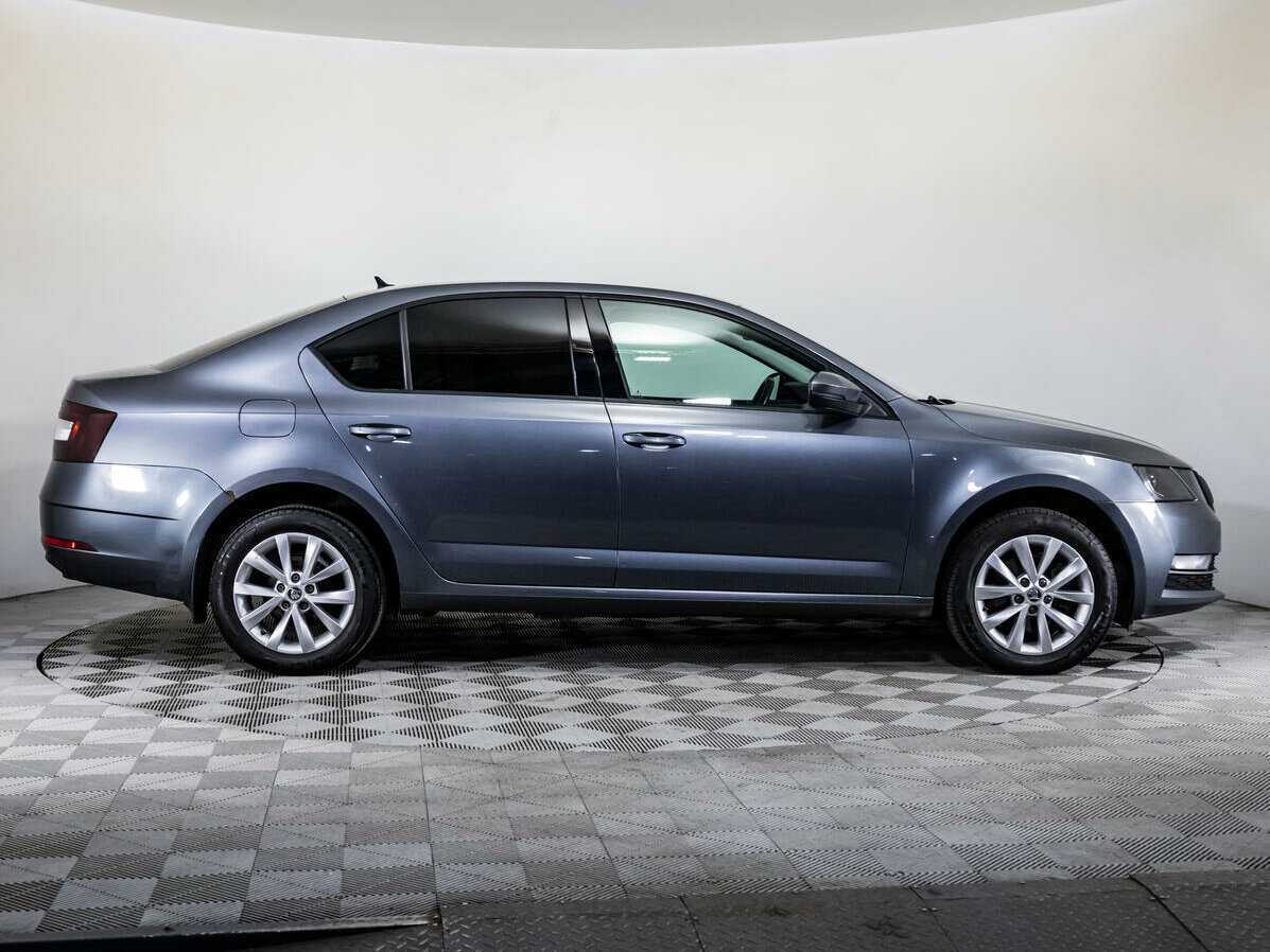 Б/У Шкода Октавия 2017 года. Фото: #3