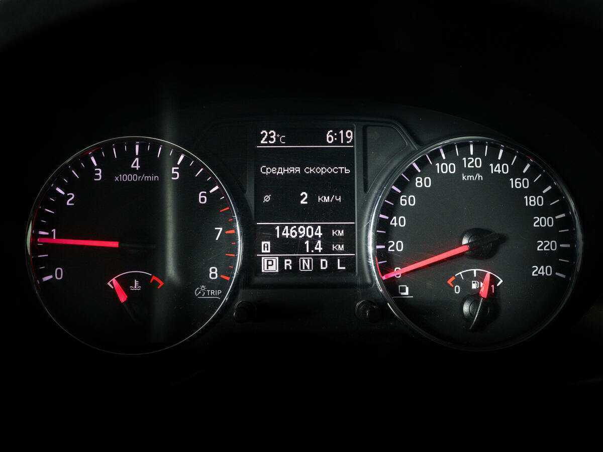 Б/У Ниссан Икс-Трейл 2013 года. Фото: #10