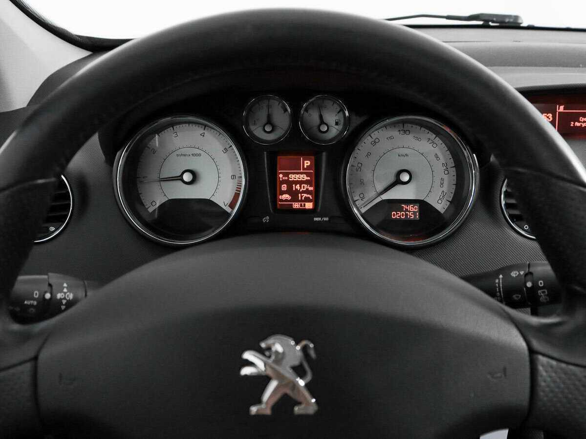 Б/У Пежо 308 2012 года. Фото: #16