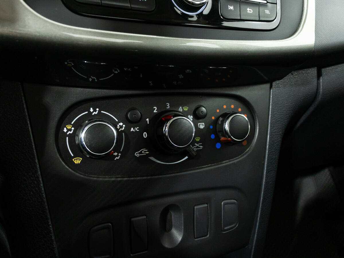 Б/У Рено Логан 2021 года. Фото: #14