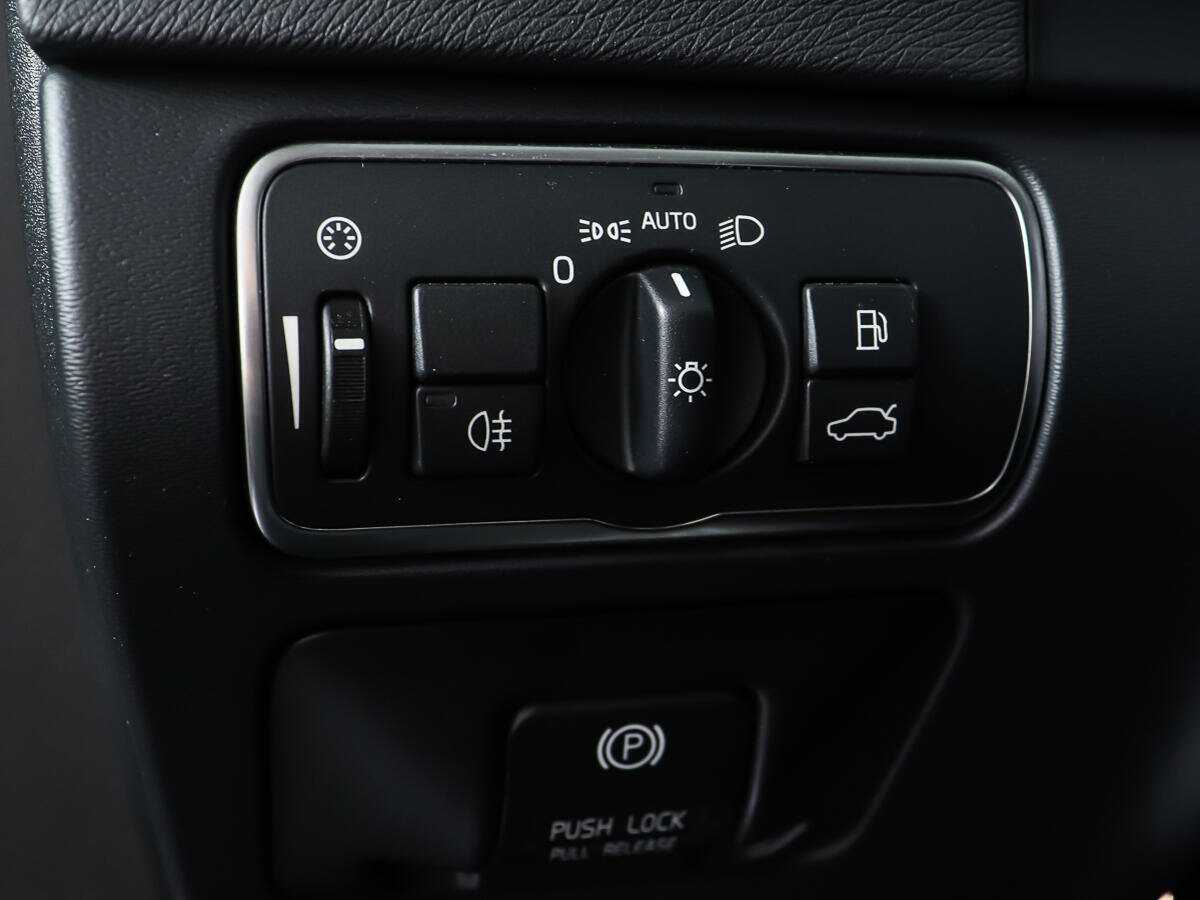 Б/У Вольво С60 2013 года. Фото: #15